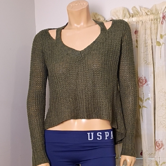 Derek Heart Tops - Derek‎ Heart Olive Knit Top